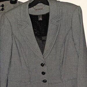 White House Black Market Womens Suit